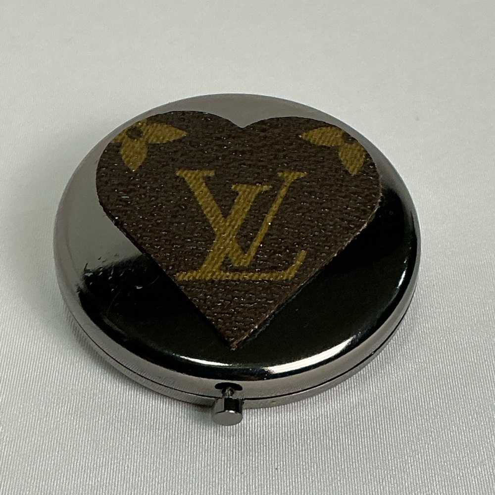 Louis Vuitton Brown Monogram Canvas heart shaped on a gold Compact Mirror